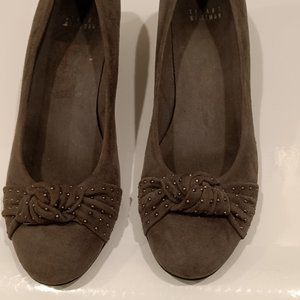 Stuart Weitzman Gray Dotsun Studded Wedge Pumps Size 9 1/2 Dressy Leather Shoes